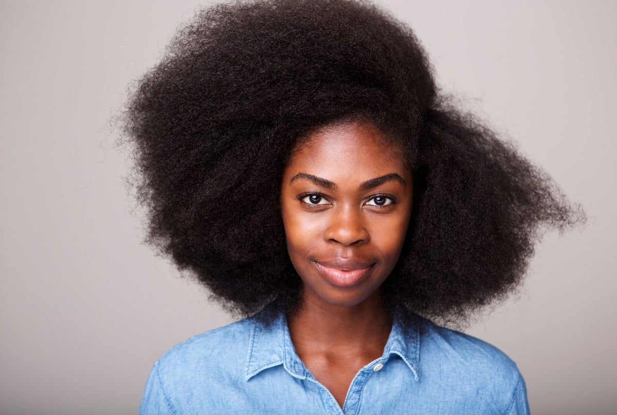 Les astuces pour les cheveux afro Image